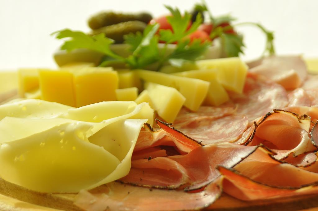 Hotel Santa Barbara Ronzo-Chienis المظهر الخارجي الصورة