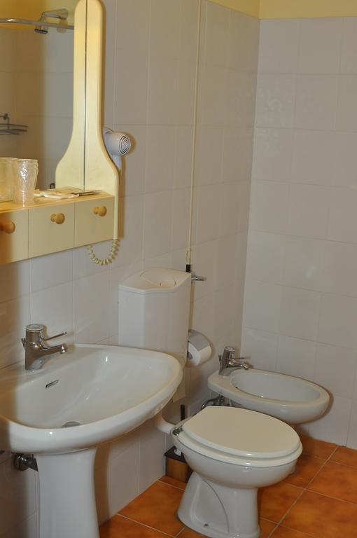 Hotel Santa Barbara Ronzo-Chienis المظهر الخارجي الصورة
